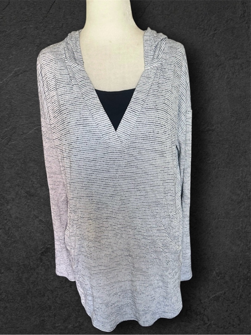 Banana Republic Light Gray Striped V-Neck Hoodie Tunic M